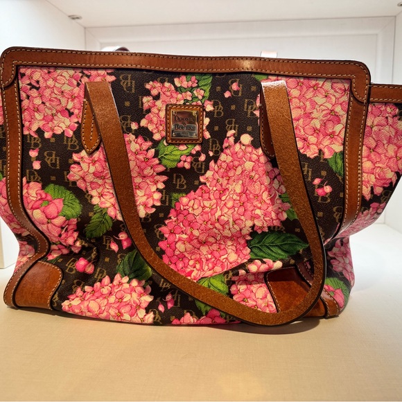 Dooney & Bourke pink hydrangea Tote Bag - Picture 1 of 8